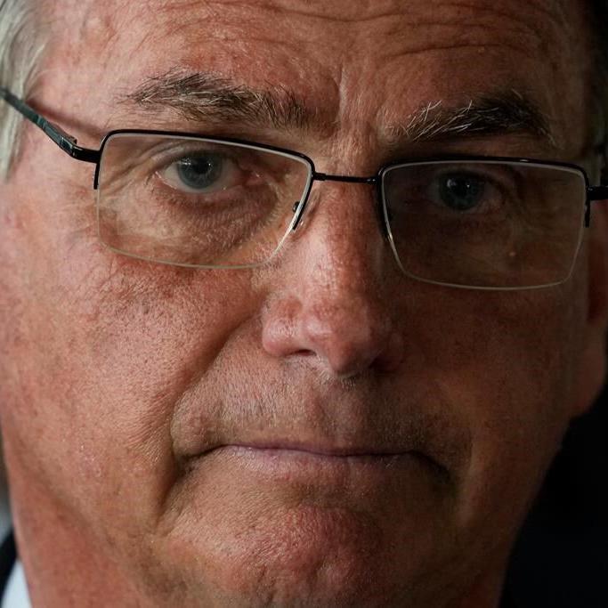 Bolsonaro eyes return to Brazil as US stay pressures Biden